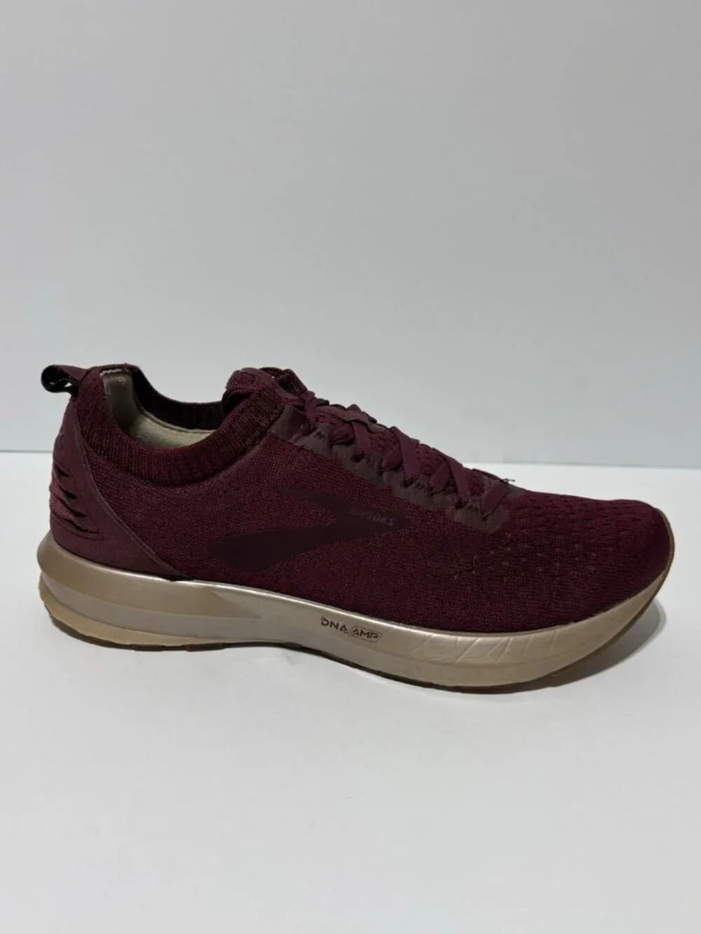 Brooks Women’s Levitate 2 Burgundy Running Shoes, Size 9 M